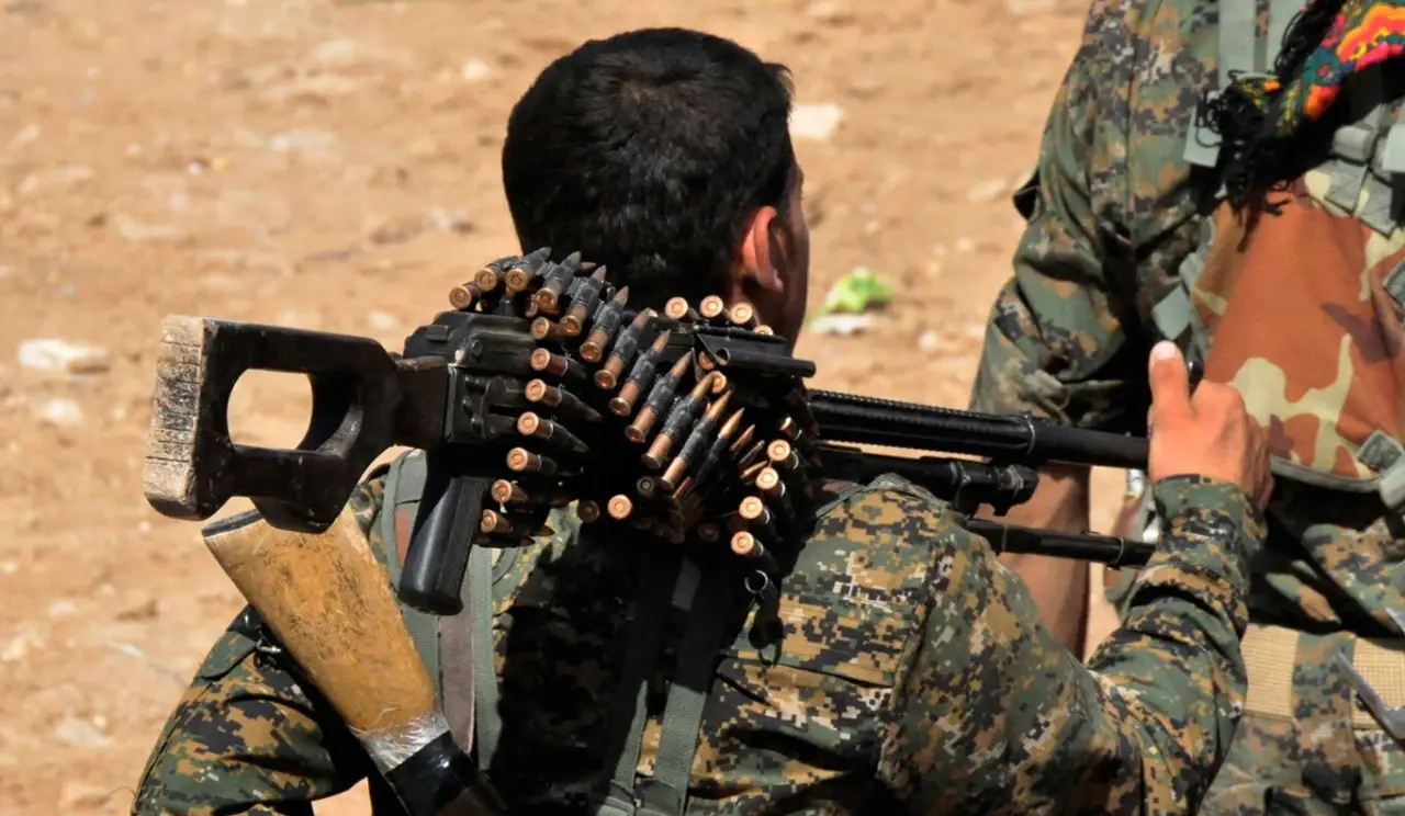 5df51014ae_kurdish_ypg_fighter_19633963833.webp