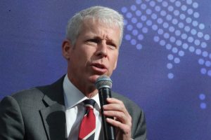 Ανάρτηση του υπουργού Ενέργειας των ΗΠΑ έριξε την τιμή του πετρελαίου