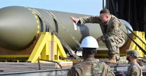 Αμερικανικό πύραυλο διάτρησης καταφυγίων ανακοίνωσε ότι κατέρριψε το Ιράν