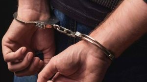 Αδιανόητο - Μαθητής πήγε στο σχολείο με πτυσσόμενο γκλοπ