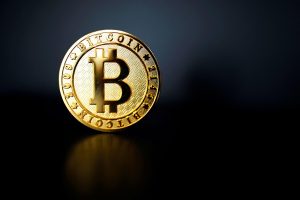 Bitcoin: Γιατί η άνοδος στα 70.000 δολάρια ανησυχεί τους αναλυτές