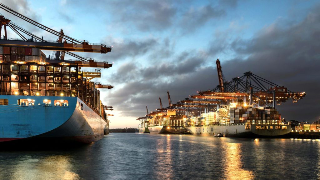 Η κρίση στο Ορμούζ «φουσκώνει» τα ναύλα των containerships