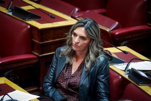 Νέα Αριστερά: Πρόεδρος η Πέτη Πέρκα μετά την παραίτηση Χαρίτση