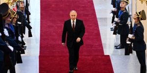 Πούτιν – Πεζεσκιάν: Τηλεφωνική επικοινωνία με φόντο τον πόλεμο στη Μέση Ανατολή και την ανάγκη αποκλιμάκωσης