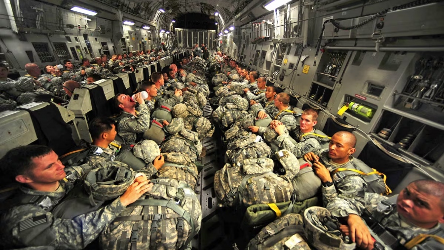 Βόμβα NYT: Σχέδιο απόβασης στη νησί Kharg με 3.000 πεζοναύτες από τις ΗΠΑ - Η 82η Μεραρχία έτοιμη για αποστολή στο Ιράν