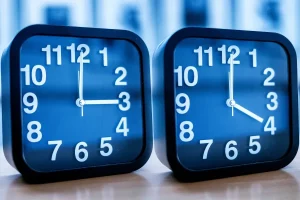Αλλαγή ώρας 2026: Μία ώρα μπροστά τα ρολόγια - Πότε και γιατί ισχύει η θερινή ώρα