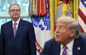 Ο Λευκός Οίκος προετοιμάζει το κλίμα για μακροχρόνιο πόλεμο στο Ιράν –  Καθησυχάζει για την οικονομία