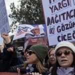 Εκρηκτικό κλίμα στη δίκη Imamoglu: Όλα είναι ανοησίες - Να βγουν οι Τούρκοι στους δρόμους για την αδικία