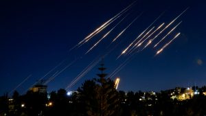 Το Ισραήλ δηλώνει πως αναχαιτίζει το 90% των ιρανικών πυραύλων αλλά δεν πείθει