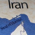 Nεκροί και τραυματίες ναύτες σε επίθεση ρυμουλκού στο Στενό του Hormuz