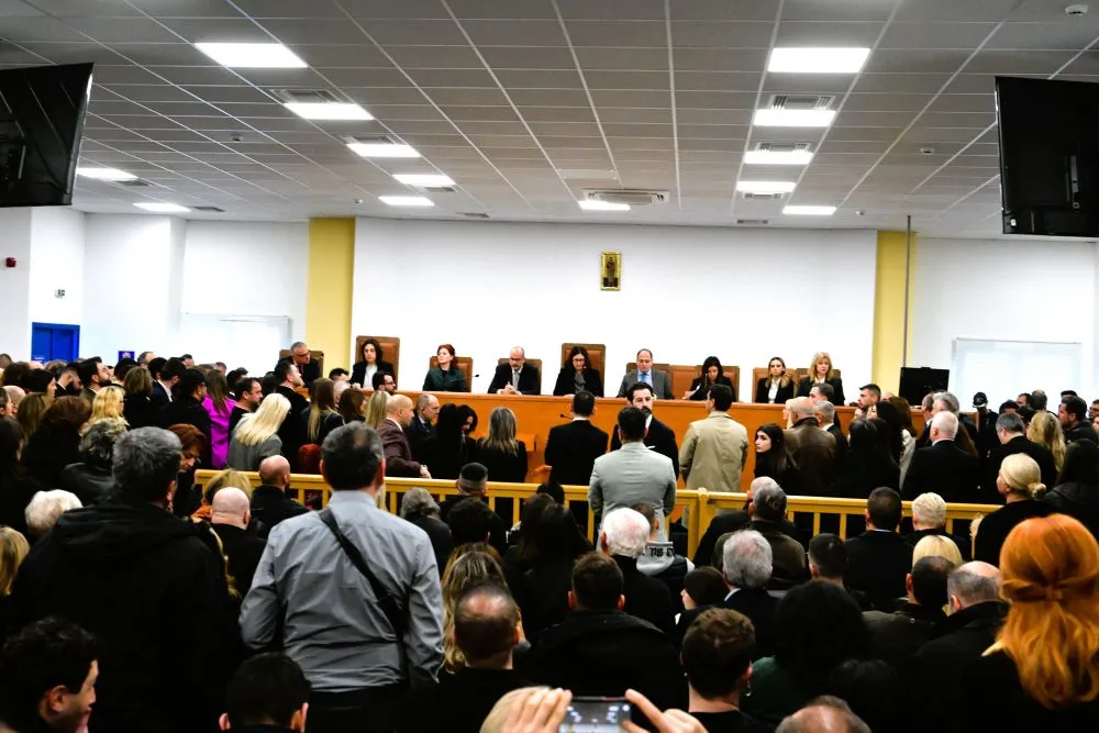 Δίκη Τεμπών: «Στο ύψος των περιστάσεων» καλεί τους δικηγόρους ο πρόεδρος του ΔΣΑ - Ένταση και καταγγελίες για τις συνθήκες