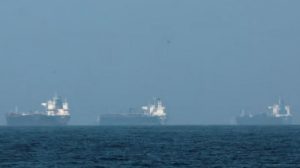 Financial Times: Η ελληνική Dynacom Tankers στέλνει δεξαμενόπλοια μέσω του στενού του Hormuz - Τυχοδιώκτης ο Γιώργος Προκοπίου