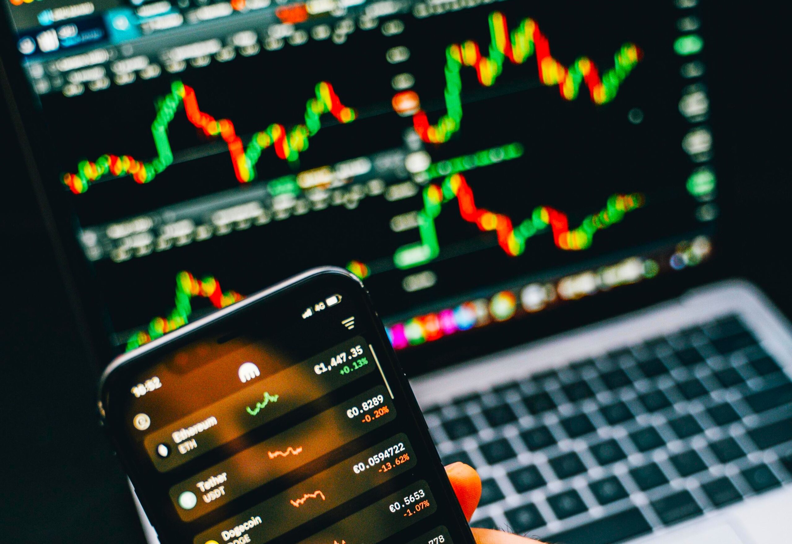 Το ευρώ υποχωρεί στα 1,1526 δολάρια - Πιέσεις στο forex με ενισχυμένο δολάριο