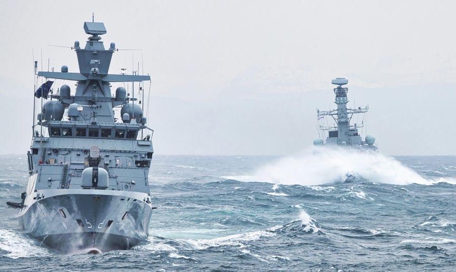 Στην Κύπρο οι φρεγάτες Κίμων και Ψαρά - Έκλεισε ο εναέριος χώρος στη Λάρνακα