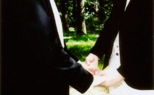 ΣτΕ: Ομόφυλα ζευγάρια πλέον μπορούν να παντρεύονται και να υιοθετούν