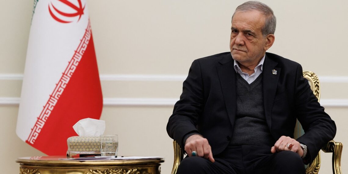 Πεζεσκιάν απαντά στις απειλές Τραμπ: Η ιστορία του Ιράν δεν σβήνεται