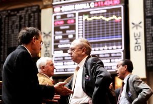 Πόλεμος και αγορές: Βουτιά στη Wall Street - Ράλι στο πετρέλαιο, στο «κόκκινο» η Ευρώπη