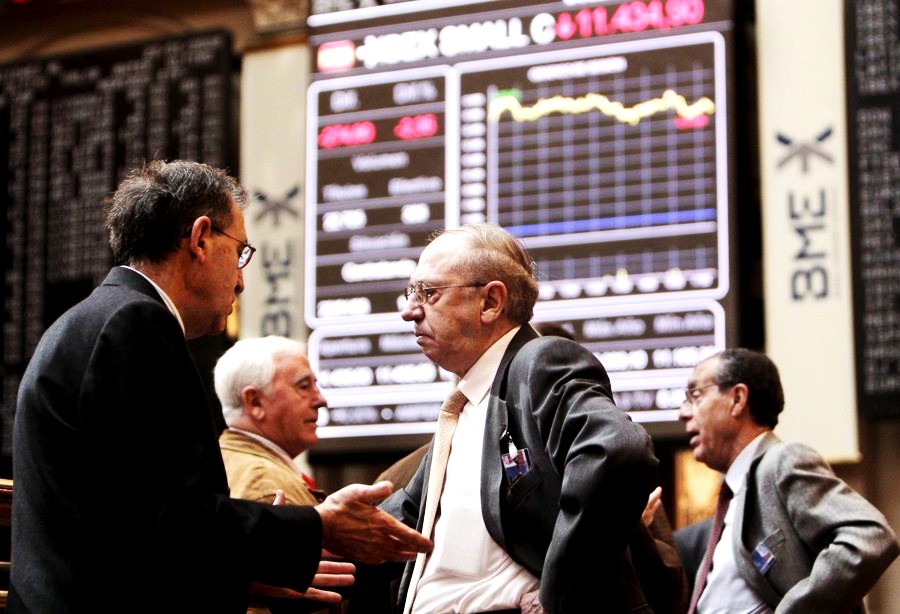 Πόλεμος και αγορές: Βουτιά στη Wall Street - Ράλι στο πετρέλαιο, στο «κόκκινο» η Ευρώπη