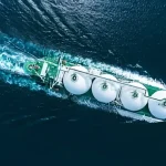 Η γεωπολιτική κρίση αναδιαμορφώνει την αγορά LNG: Αυξάνεται η μάχη για spot φορτία