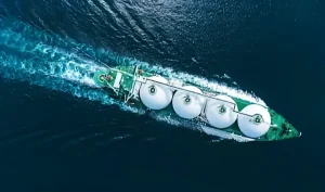 Η γεωπολιτική κρίση αναδιαμορφώνει την αγορά LNG: Αυξάνεται η μάχη για spot φορτία