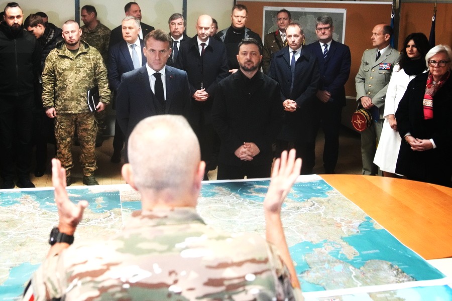 Διπλωματικός πυρετός για την Ουκρανία: Ραντεβού Μακρόν-Ζελένσκι στο Παρίσι