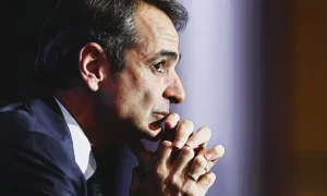 Από τις δημοσκοπήσεις στη θεσμική κανονικότητα: Το πολιτικό μήνυμα Μητσοτάκη για τις εκλογές