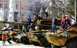 Ουκρανία: Απομακρύνουν τα παιδιά από το Σλοβιάνσκ - Στα 20 χλμ. οι ρωσικές δυνάμεις