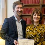 «Ιππότης του Ακαδημαϊκού Φοίνικα» η Πρύτανης του Παντείου - Διεθνής τιμή για την Χριστίνα Κουλούρη