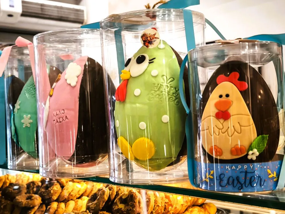 Πάσχα 2026: Πότε ξεκινά το εορταστικό ωράριο καταστημάτων σε Αθήνα και Θεσσαλονίκη