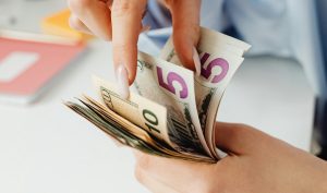 Κατώτατος μισθός: Στις 24 Μαρτίου οι ανακοινώσεις