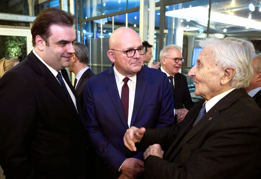 Χρηματιστηριακή ενοποίηση και επενδύσεις: Το νέο αφήγημα Πιερρακάκη για την Ευρώπη από το Παρίσι