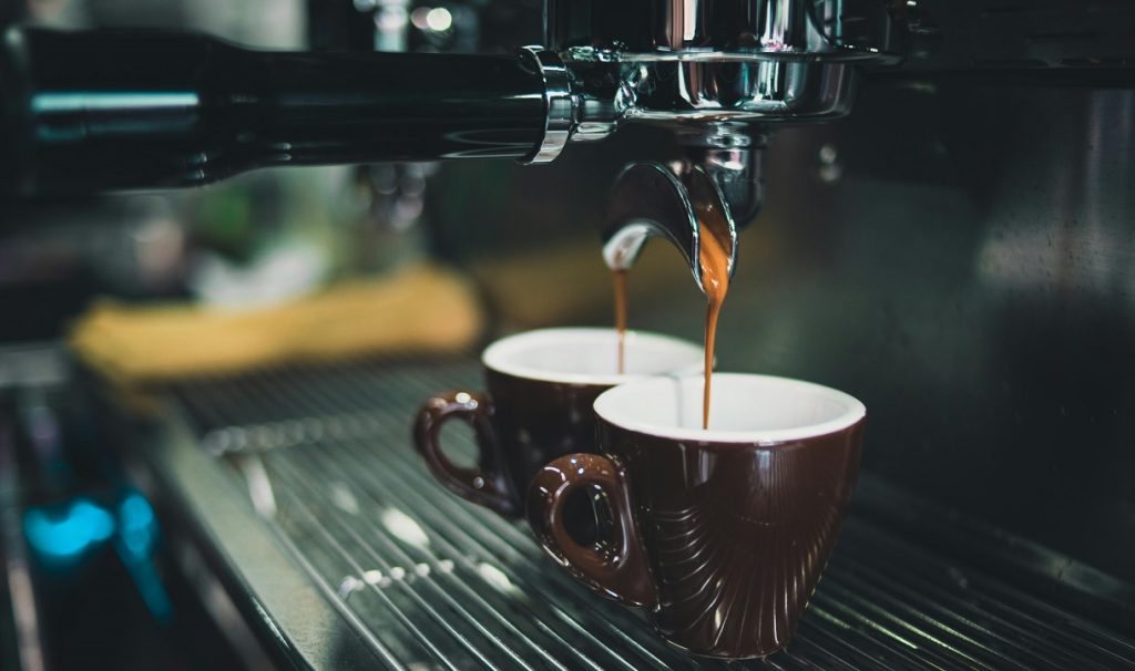 Αγορά καφέ στην Ελλάδα: 88.000 σημεία πώλησης και η σκληρή πραγματικότητα της μικρής επιχειρηματικότητας