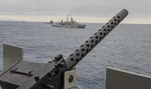 Στενά του Ορμούζ: Πολεμικά πλοία θα συνοδεύουν τάνκερ καθώς κλιμακώνεται η ένταση στη Μέση Ανατολή