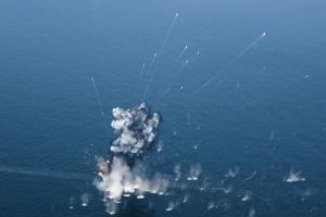 Πύραυλος του Ιράν χτύπησε αμερικανικό πετρελαιοφόρο – Κίνδυνος για παγκόσμια ενεργειακή ασφάλεια
