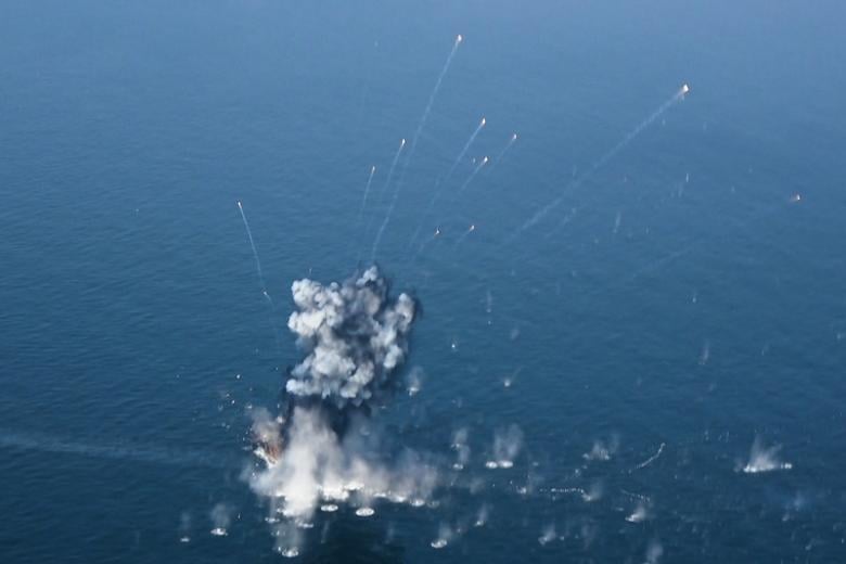 Πύραυλος του Ιράν χτύπησε αμερικανικό πετρελαιοφόρο – Κίνδυνος για παγκόσμια ενεργειακή ασφάλεια