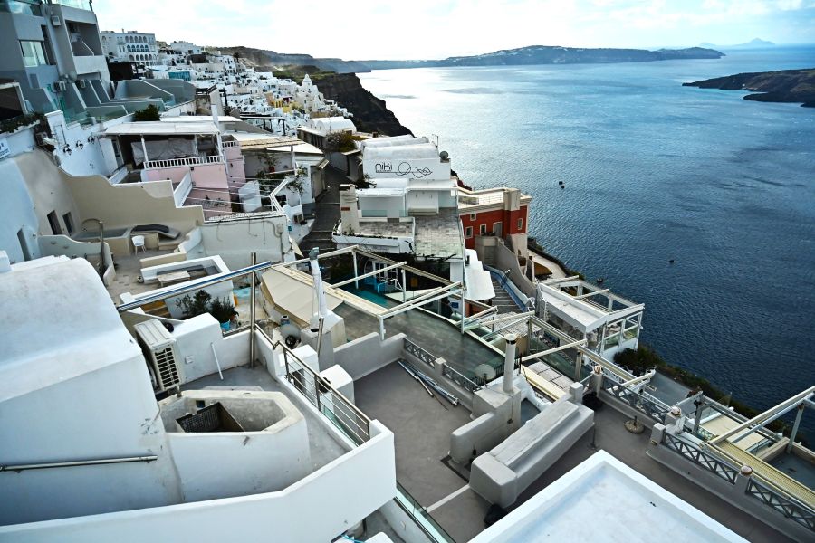Σαντορίνη: Το ΥΠΕΝ κρατά σε αναστολή την εκτός σχεδίου δόμηση για ακόμη ένα έτος