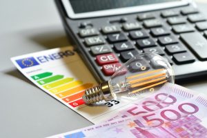 Τιμολόγια ρεύματος: Ανοδική αναθεώρηση στα σταθερά συμβόλαια λόγω αβεβαιότητας στην ενέργεια | Ειδήσεις για την Οικονομία | newmoney