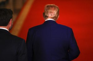 NBC για Ιράν: Ο Τραμπ ανοιχτός στην ανάπτυξη Αμερικανικών δυνάμεων