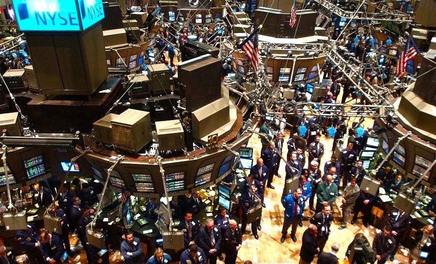 Wall Street: Άνοδος σε Dow Jones, S&P 500 και Nasdaq με ώθηση από τεχνολογία και θετικά μάκρο