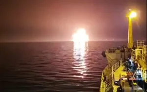 Επίθεση σε ελληνόκτητο δεξαμενόπλοιο στον Περσικό Κόλπο - Καλά στην υγεία τους οι 22 ναυτικοί