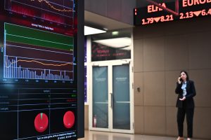 Χρηματιστήριο: Sell off της τάξης του 3% στην Αθήνα - «Πολεμικές» απώλειες σε τράπεζες και blue chips