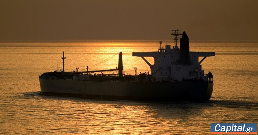 Bloomberg: Τρία πλοία φαίνεται να εισέρχονται στο Ορμούζ ακολουθώντας νέα διαδρομή κατά μήκος των ακτών του Ομάν