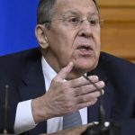 Λαβρόφ: Προτρέπει τις ΗΠΑ 'να εγκαταλείψουν τα τελεσίγραφα' στο Ιράν