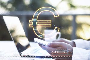 H EKT υπόσχεται τώρα κοινά πρωτόκολλα για φθηνότερες συναλλαγές και λιγότερη εξάρτηση από «γίγαντες» - Financial Report