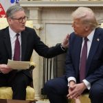 Τηλεφωνική επικοινωνία Τραμπ-Στάρμερ: 'Ανάγκη ύπαρξης ενός σχεδίου για την αποκατάσταση της ναυσιπλοΐας στο Στενό του Ορμούζ'