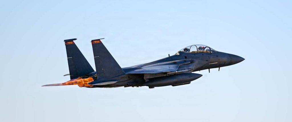 Θρίλερ στο Ιράν με αγνοούμενο Αμερικανό πιλότο – Τα σενάρια που θα κρίνουν τον πόλεμο