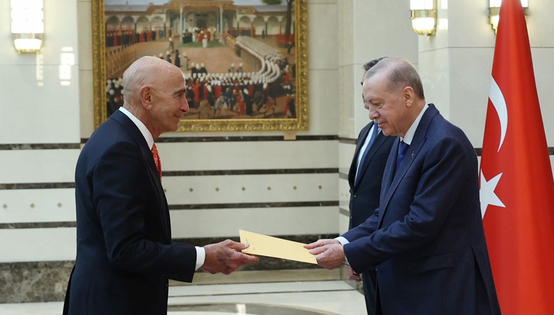 Αμερικανός πρέσβης στην Τουρκία για F-35: «Δεν μιλάω γιατί… θα μου απαγορεύσουν τη Μύκονο»