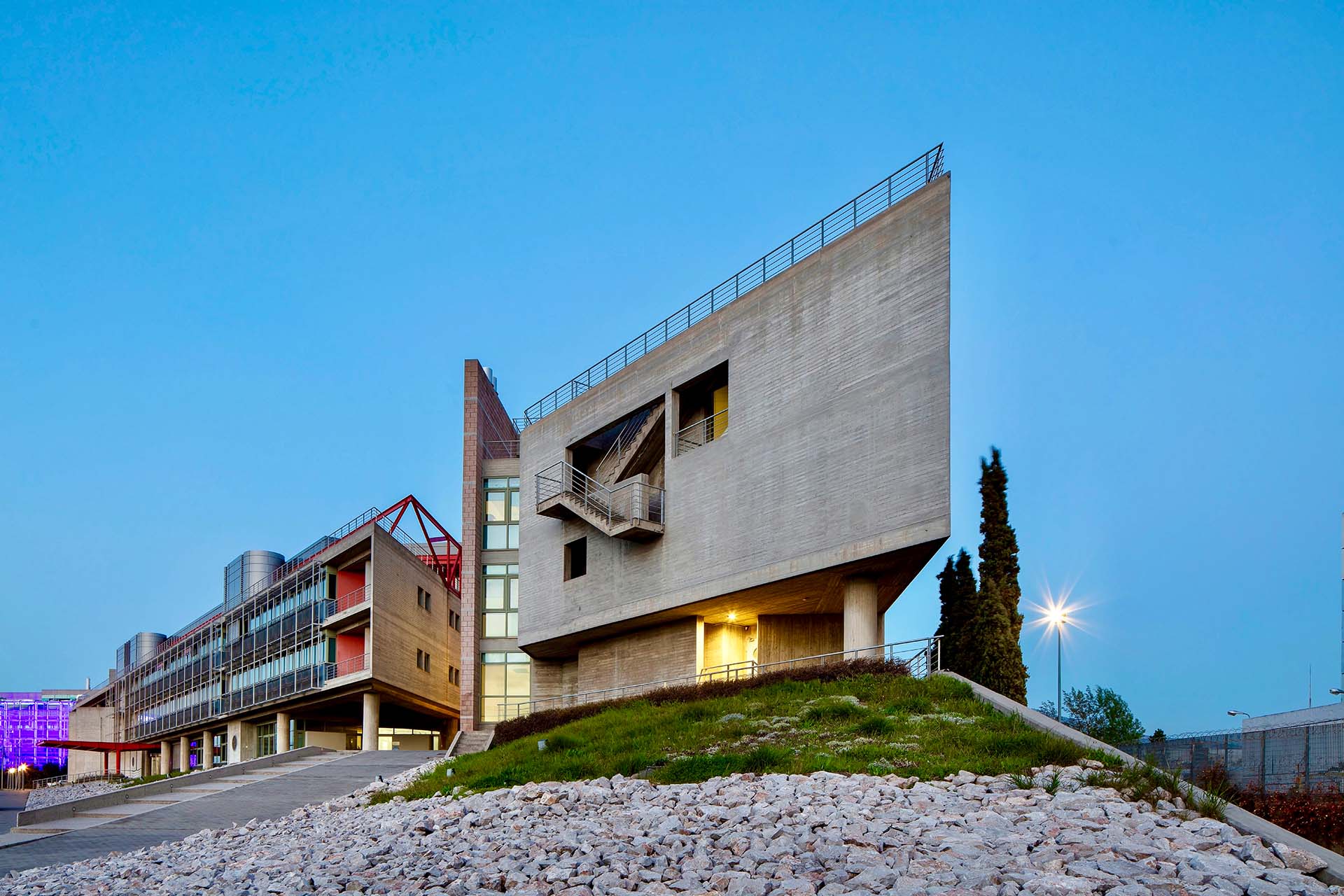 Ελλάκτωρ: Άνοδος κερδών το 2025 με φόντο πωλήσεις δραστηριοτήτων και επιστροφές κεφαλαίου