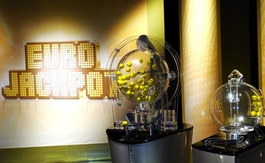 Eurojackpot 7/4: Οι αριθμοί που κερδίζουν 10 εκατ. ευρώ