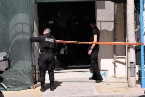 Συνελήφθη μετά από 6 ώρες στην Πάτρα ο 89χρονος που άνοιξε πυρ σε ΕΦΚΑ και Λουκάρεως